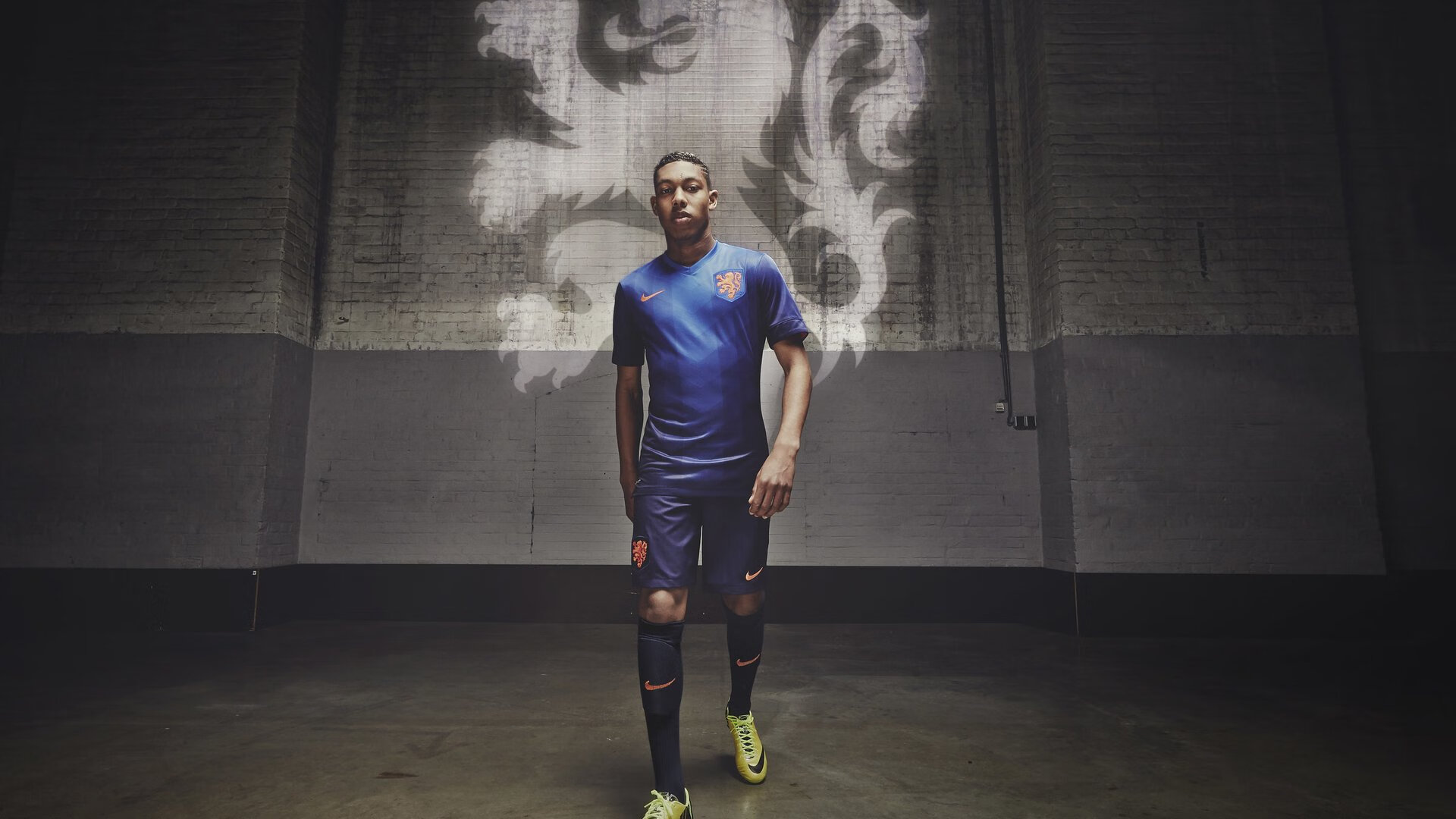 开云平台-克瓦拉茨赫利亚，压哨时刻的格鲁吉亚闪电，如何劈开尼斯的欧冠之梦