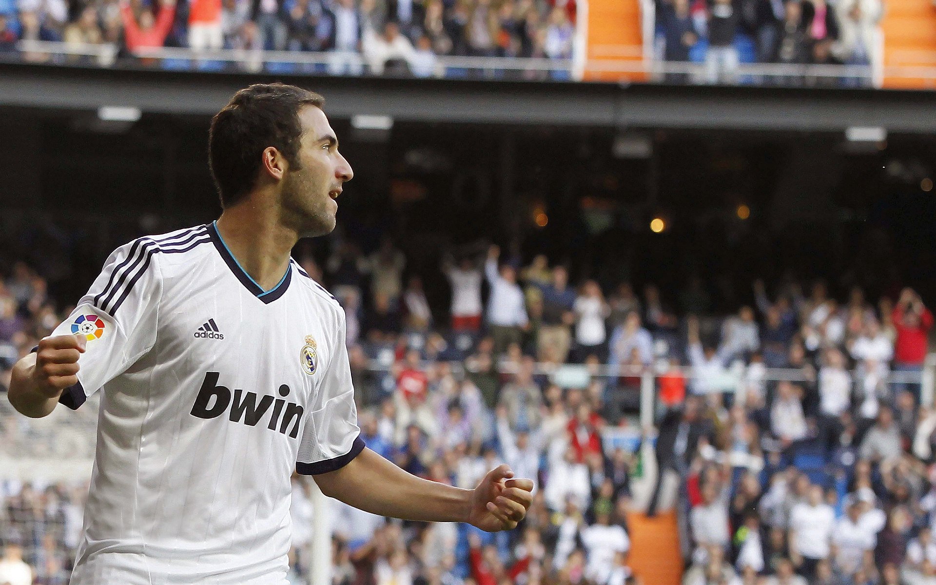 开云体育中国-F1年度争冠焦点战，尼日利亚爆冷拜仁，当赛道与绿茵场共享爆冷基因