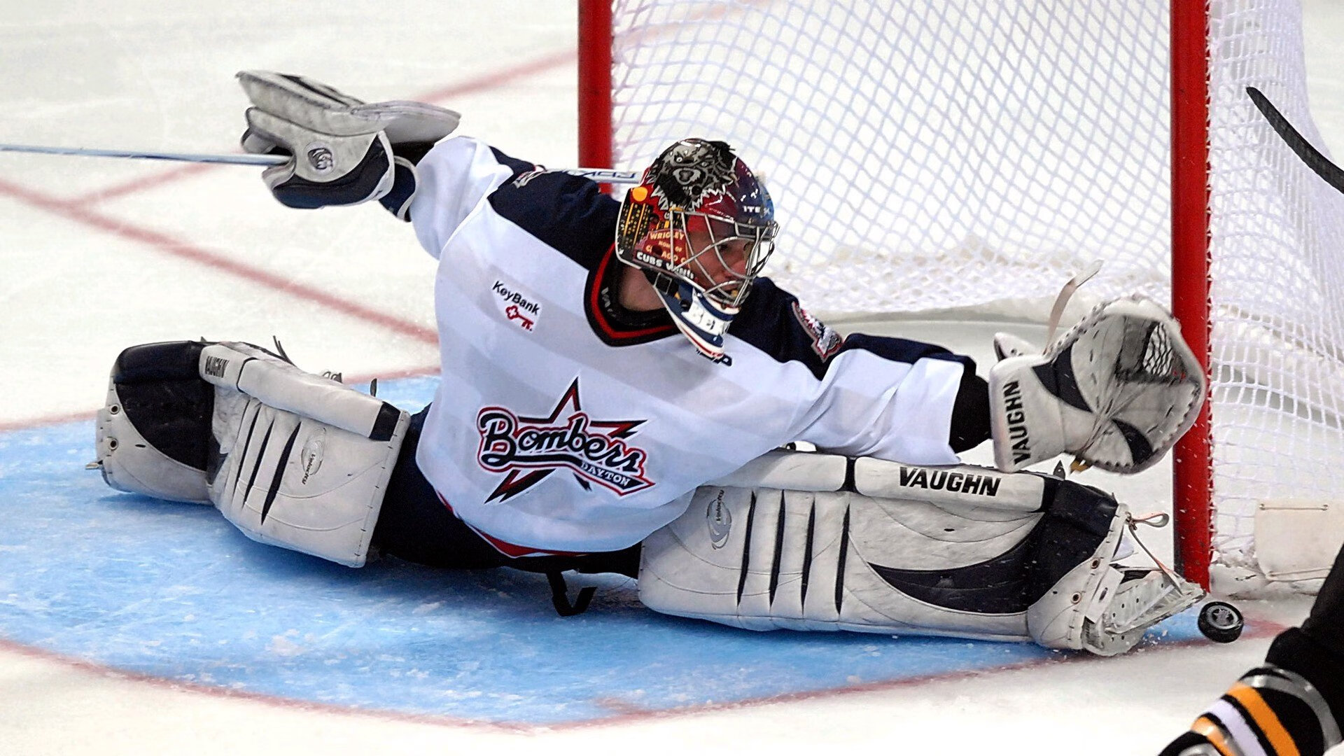 开云体育在线-卢卡库，在美加墨的夜色里，我既是矛，也是盾